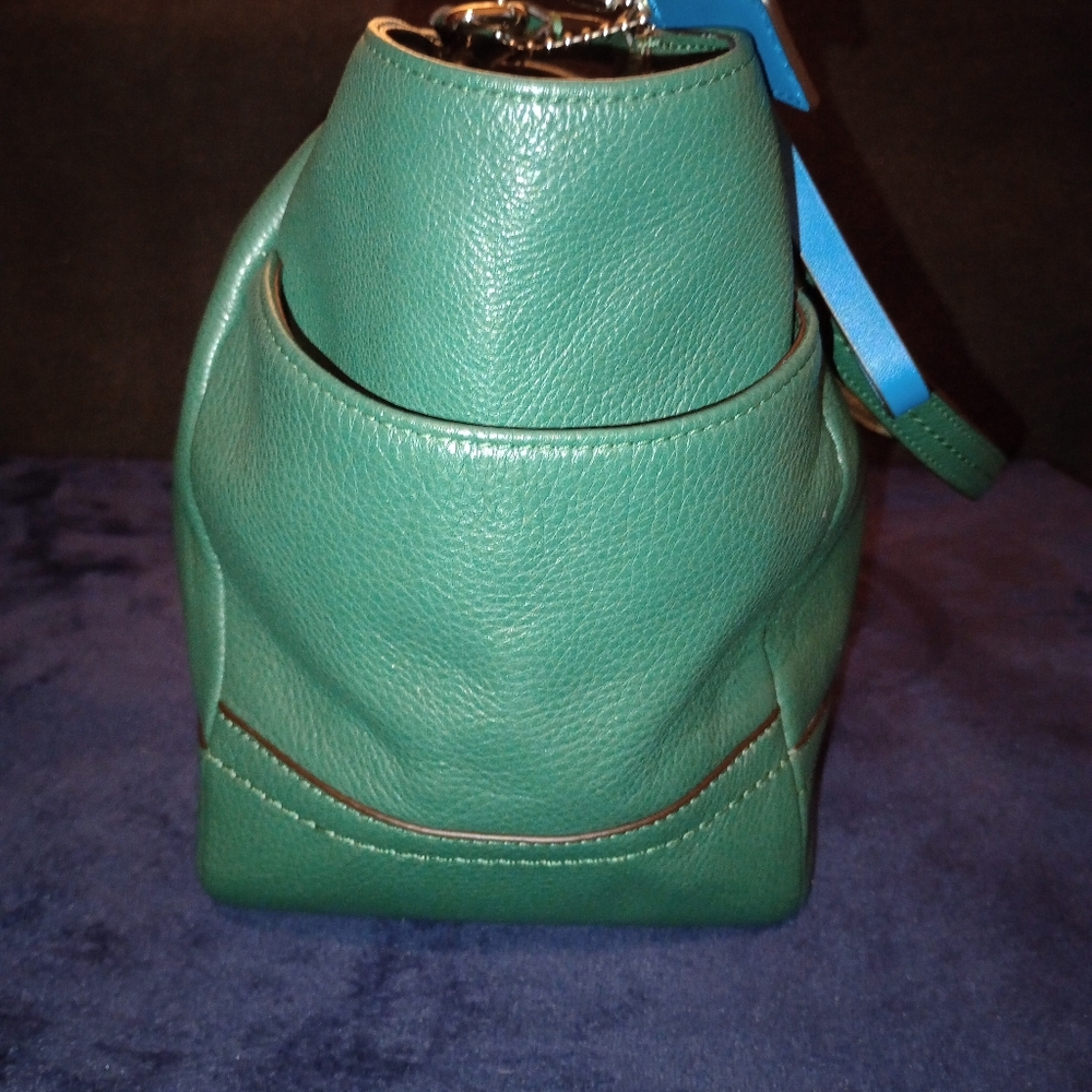 EUC Coach Park pebbled Leather Carrie Tote Hunter Green - Picture 6 of 15